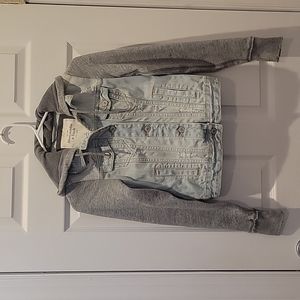 Abercrombie & Fitch distressed hooded jean jacket